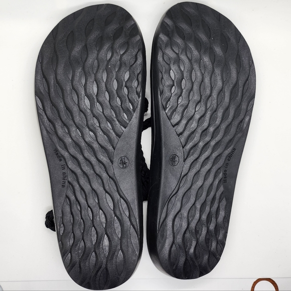 NWT Megnya Black Sandal New - Picture 2 of 6